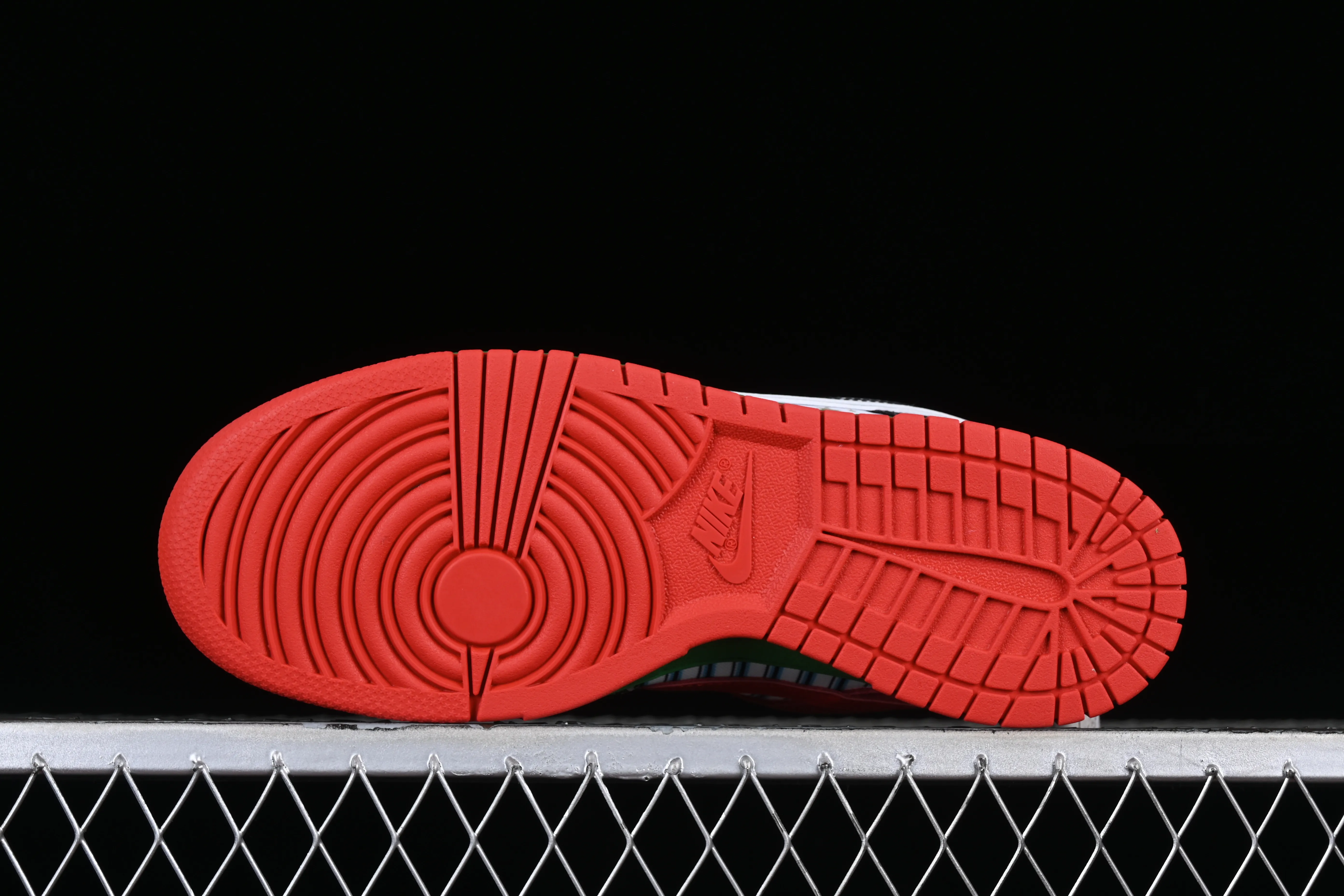 All categories Nk SB Dunk series Nk SB Dunk Low low-top sneakers Nk SB Dunk Low "What The Dunk" Pop art mix and match SB low-top casual sports skateboard shoes 318403-141